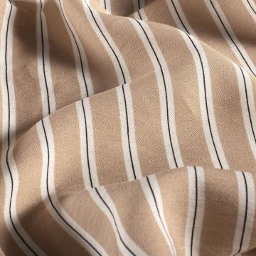 Viscose Crepe stof bedrukt Strepen Camel