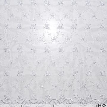 Witte Kantstof – Elegante Bloemenkant met Dubbele Schulprand