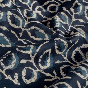 Katoen batik blaadjes op blauw